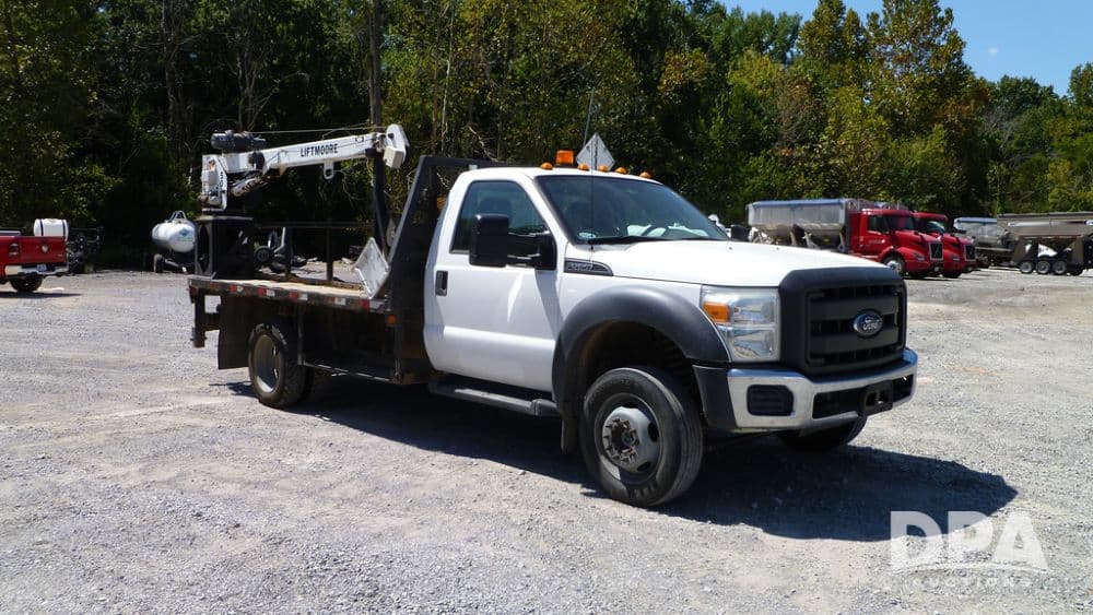 Image of Ford F-550 Primary image