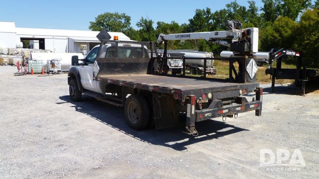 Image of Ford F-550 equipment image 4