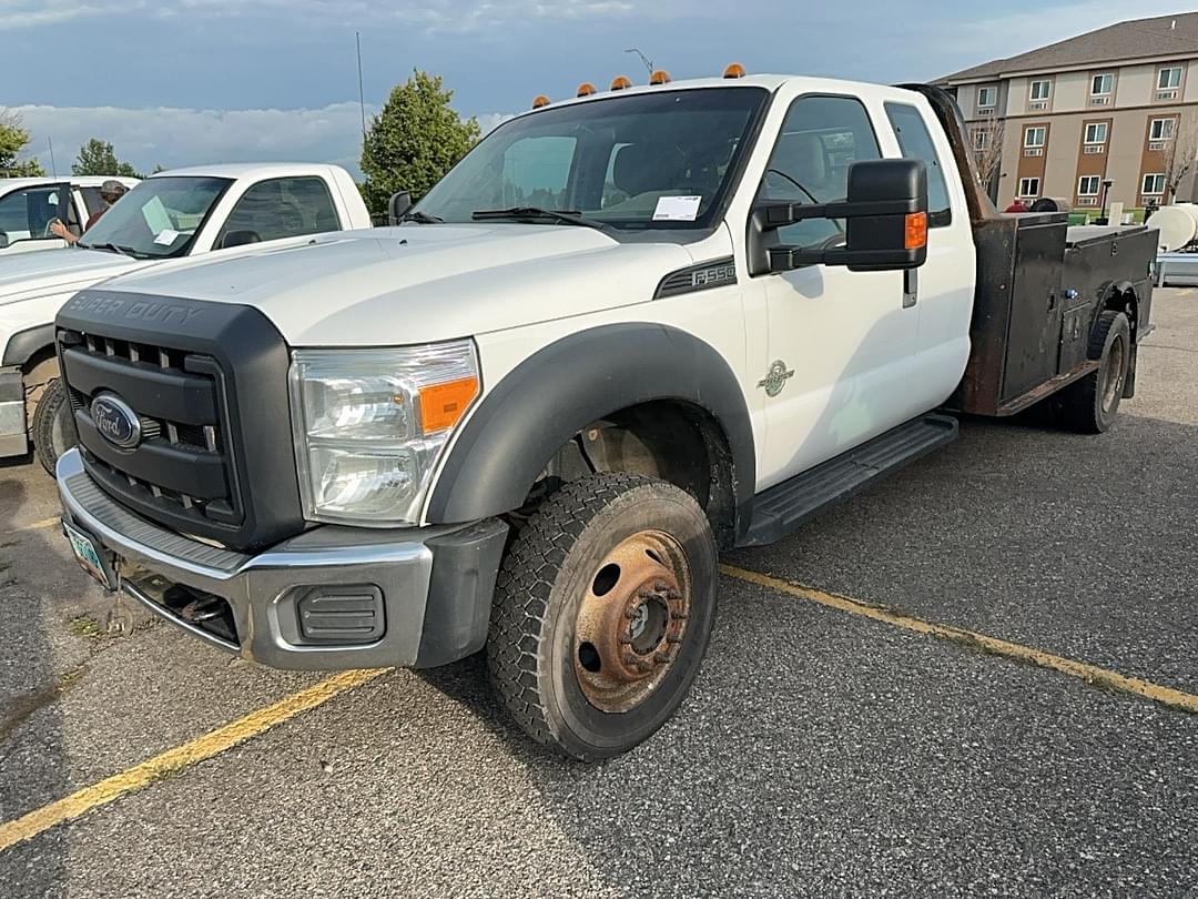 Image of Ford F-550 Primary image