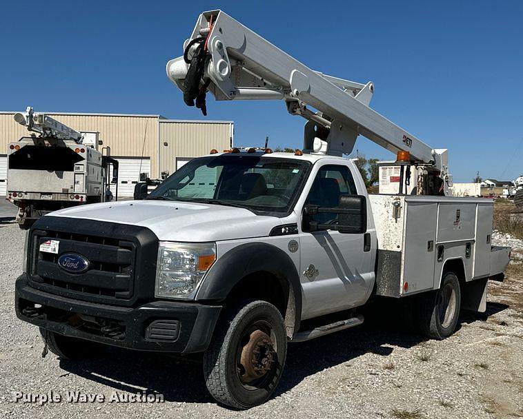 Image of Ford F-550 Primary image