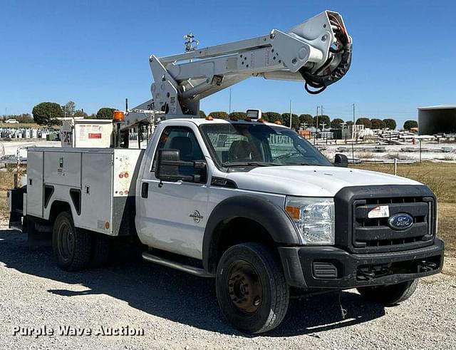 Image of Ford F-550 equipment image 2