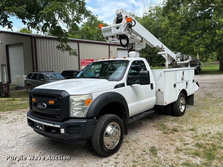 2014 Ford F-550 Equipment Image0
