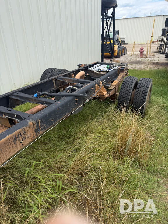 Image of Ford F-550 equipment image 2
