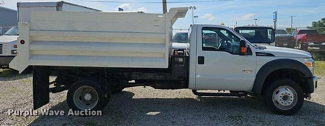 Image of Ford F-550 equipment image 3