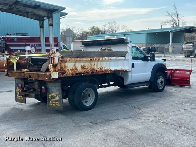 Image of Ford F-550 equipment image 4