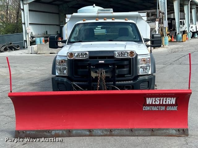 Image of Ford F-550 equipment image 1