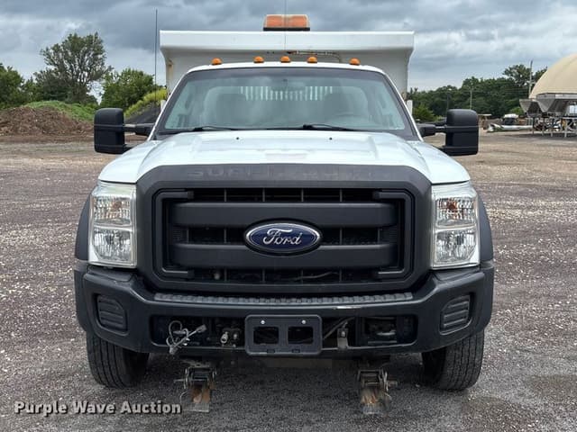 Image of Ford F-550 equipment image 1