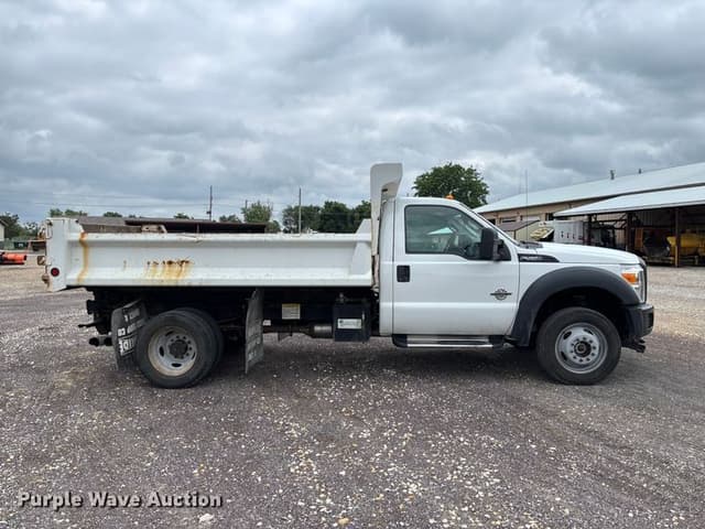 Image of Ford F-550 equipment image 3