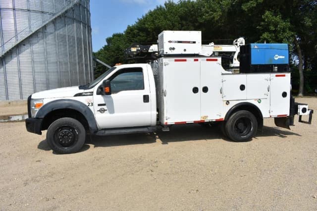 Image of Ford F-550 equipment image 2