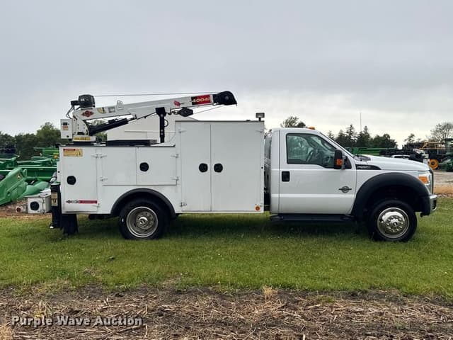 Image of Ford F-550 equipment image 3