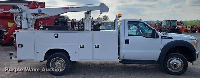 Image of Ford F-550 equipment image 3