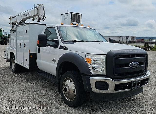 Image of Ford F-550 equipment image 2