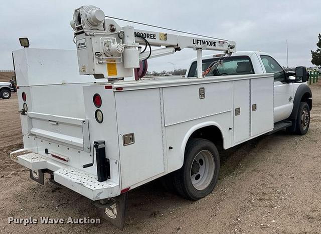 Image of Ford F-550 equipment image 4