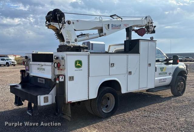 Image of Ford F-550 equipment image 4