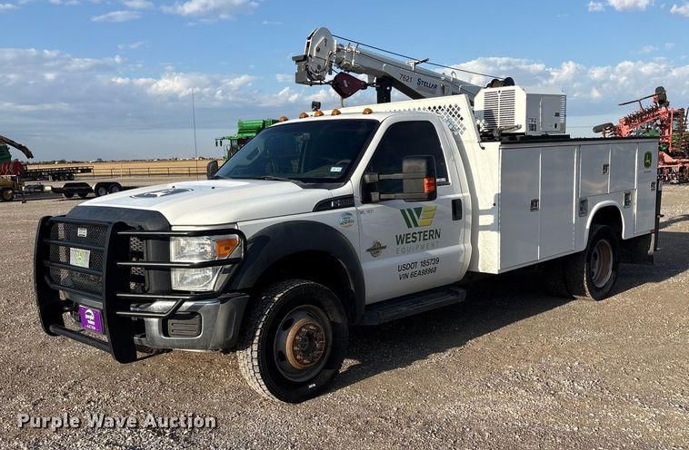 2014 Ford F-550 Equipment Image0