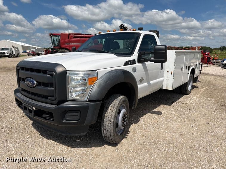 2014 Ford F-550 Equipment Image0