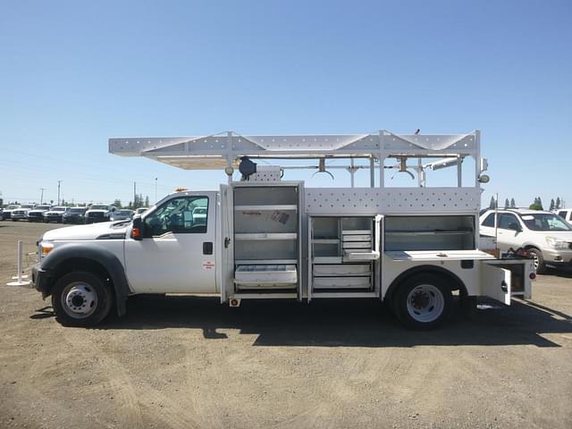 Image of Ford F-550 equipment image 4