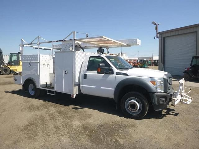 Image of Ford F-550 equipment image 1