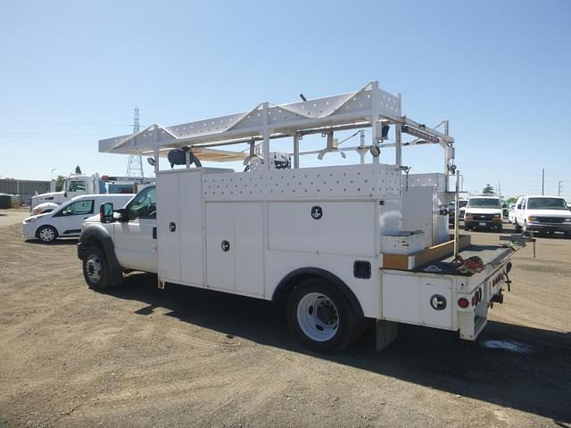 Image of Ford F-550 equipment image 3