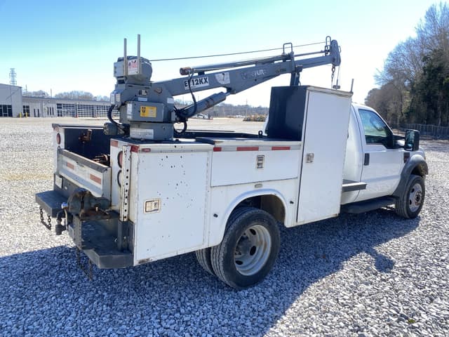 Image of Ford F-550 equipment image 2