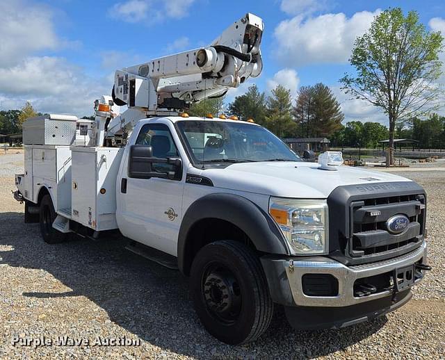 Image of Ford F-550 equipment image 2