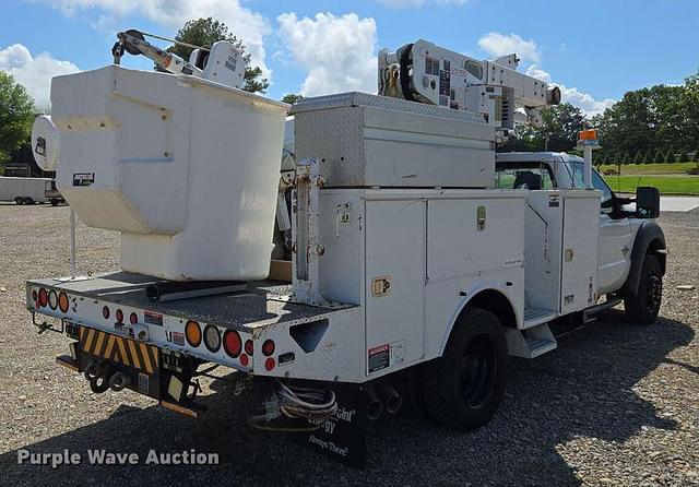 Image of Ford F-550 equipment image 4
