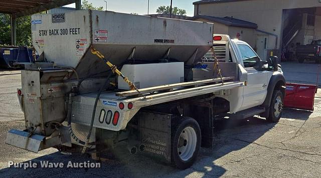 Image of Ford F-550 equipment image 4