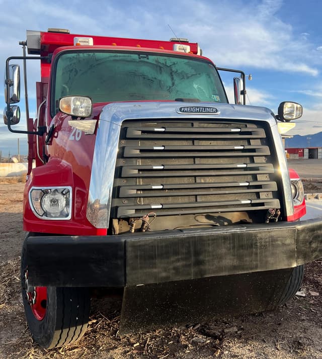 Image of Freightliner 108SD equipment image 4