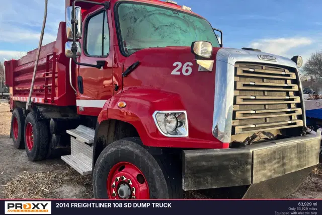 Image of Freightliner 108SD equipment image 2