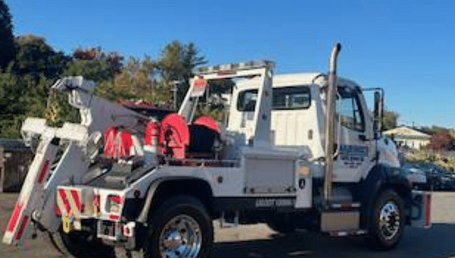 Image of Freightliner 108SD equipment image 4