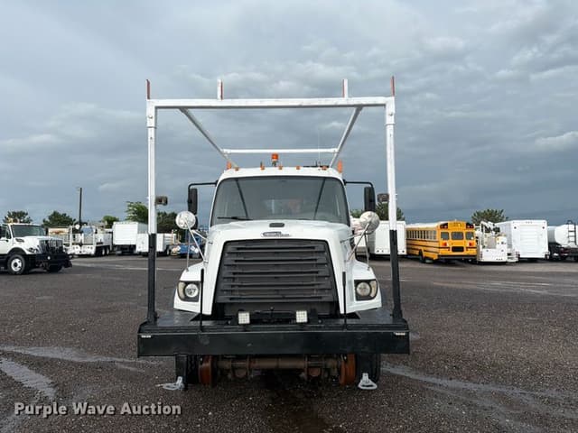 Image of Freightliner 108SD equipment image 1
