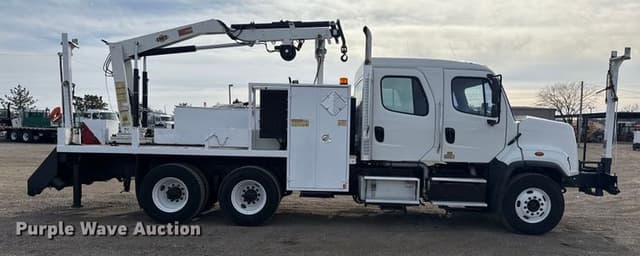 Image of Freightliner 108SD equipment image 3