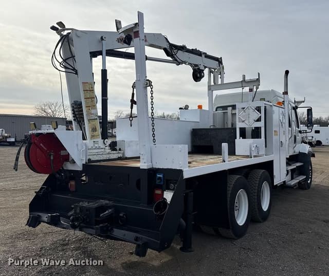 Image of Freightliner 108SD equipment image 4