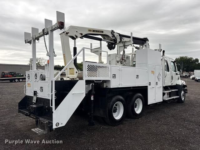 Image of Freightliner 108SD equipment image 4