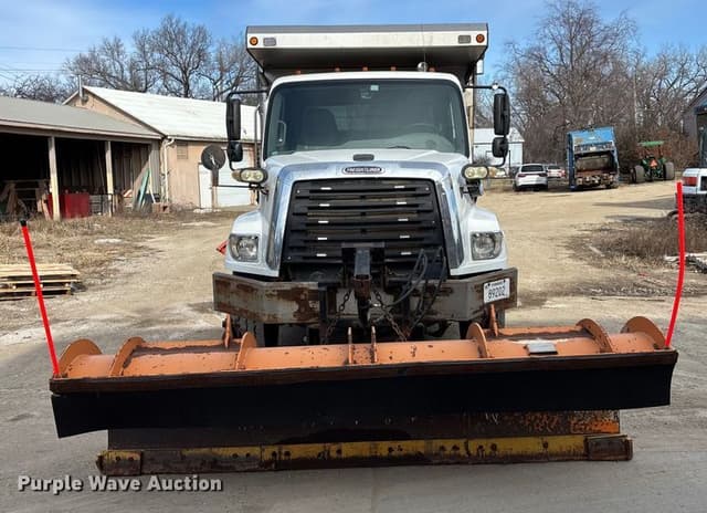 Image of Freightliner 108SD equipment image 1