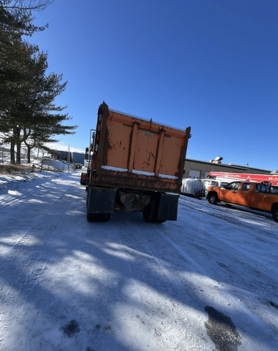 Image of Freightliner 108SD equipment image 2