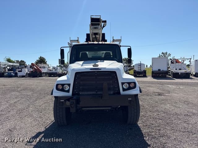 Image of Freightliner 114SD equipment image 1