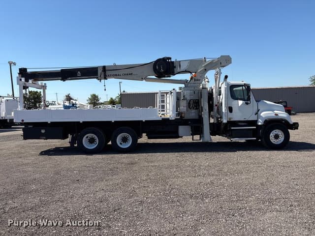 Image of Freightliner 114SD equipment image 3