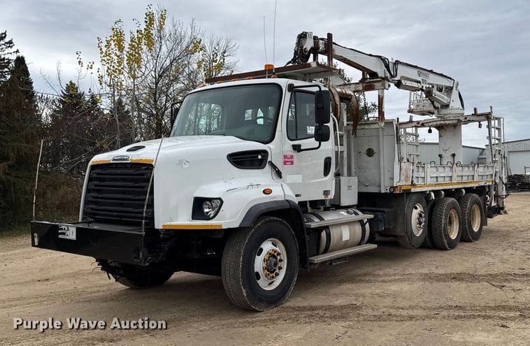 2014 Freightliner 114SD Equipment Image0