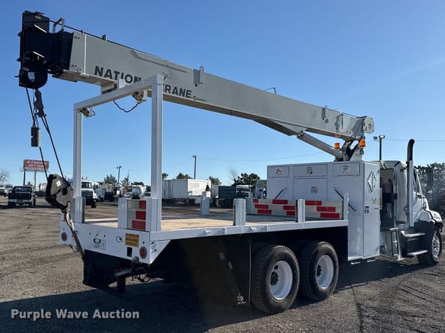 Image of Freightliner 114SD equipment image 4