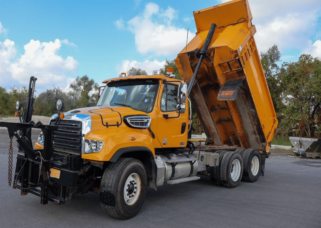 Image of Freightliner 114SD Primary image