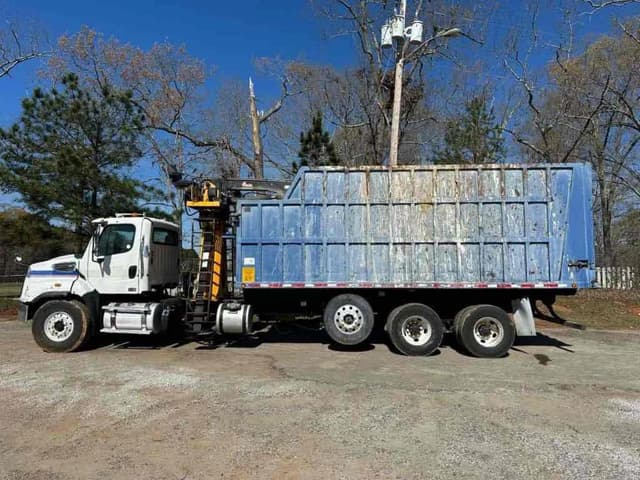 Image of Freightliner 114SD equipment image 1