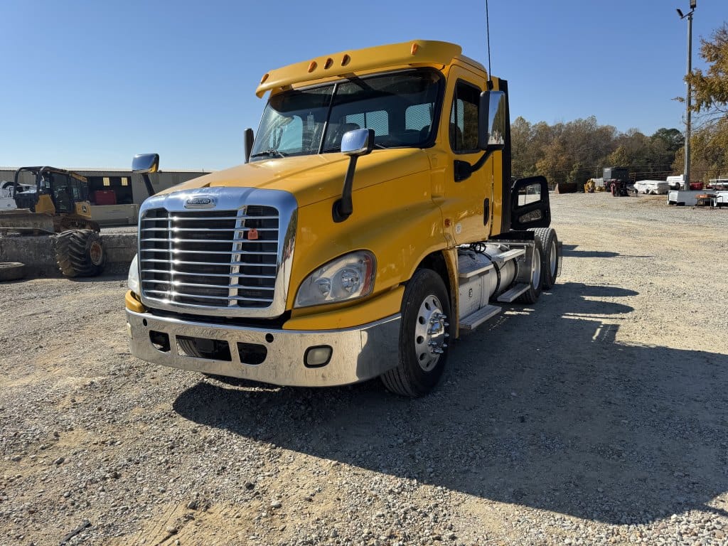 2014 Freightliner 125 Equipment Image0
