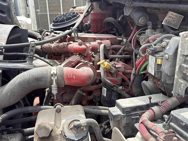 Image of Freightliner Business Class M2 106 equipment image 1