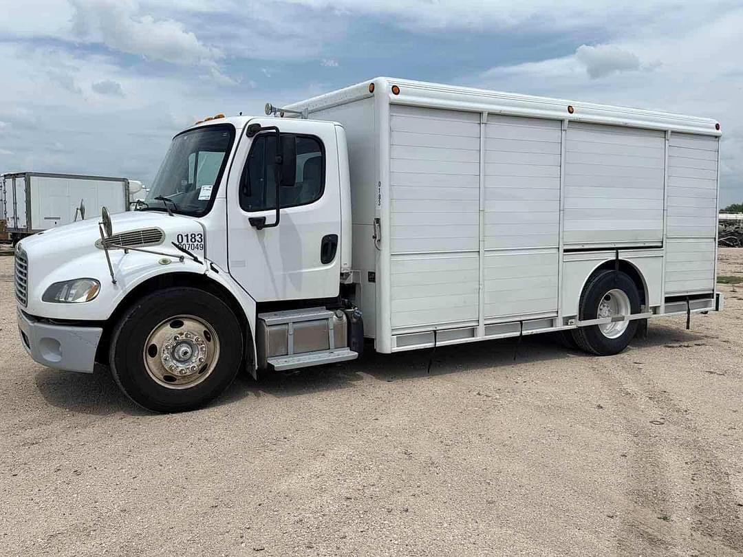 Image of Freightliner Business Class M2 106 Primary image