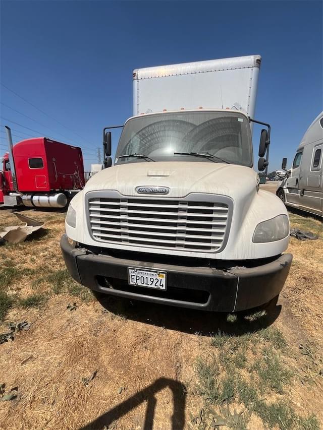 Image of Freightliner Business Class M2 106 equipment image 2