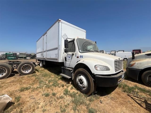 Image of Freightliner Business Class M2 106 equipment image 3