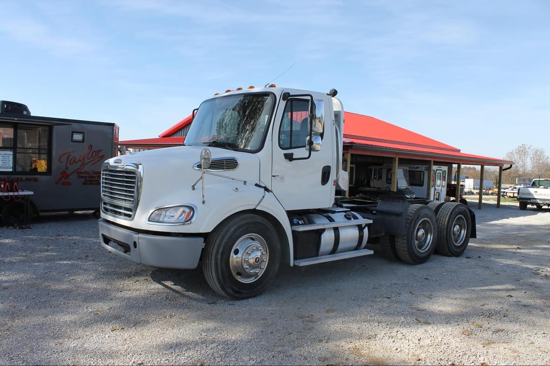 Image of Freightliner Business Class M2 112 Primary image