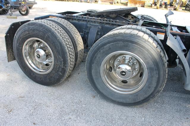 Image of Freightliner Business Class M2 112 equipment image 4