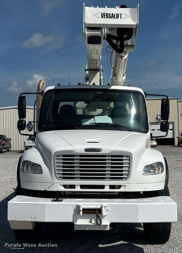 Image of Freightliner Business Class M2 equipment image 1